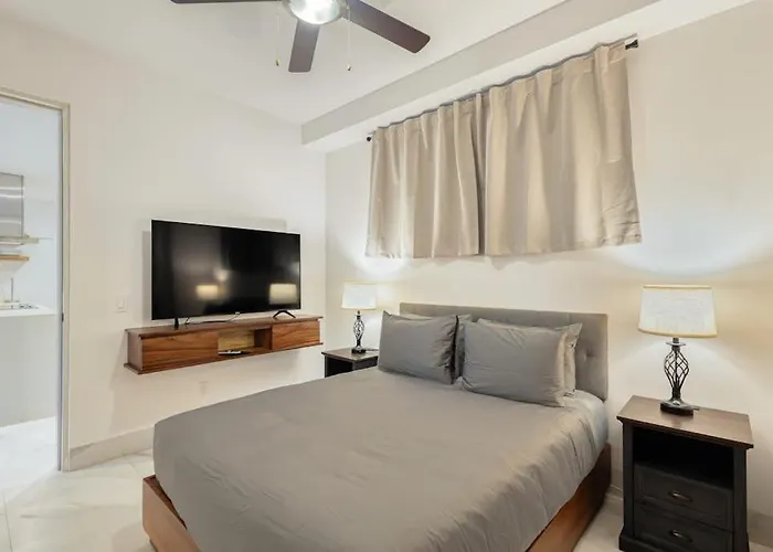 Family-friendly Oasis With Pool And Steps From Medano Ferienhaus Cabo San Lucas